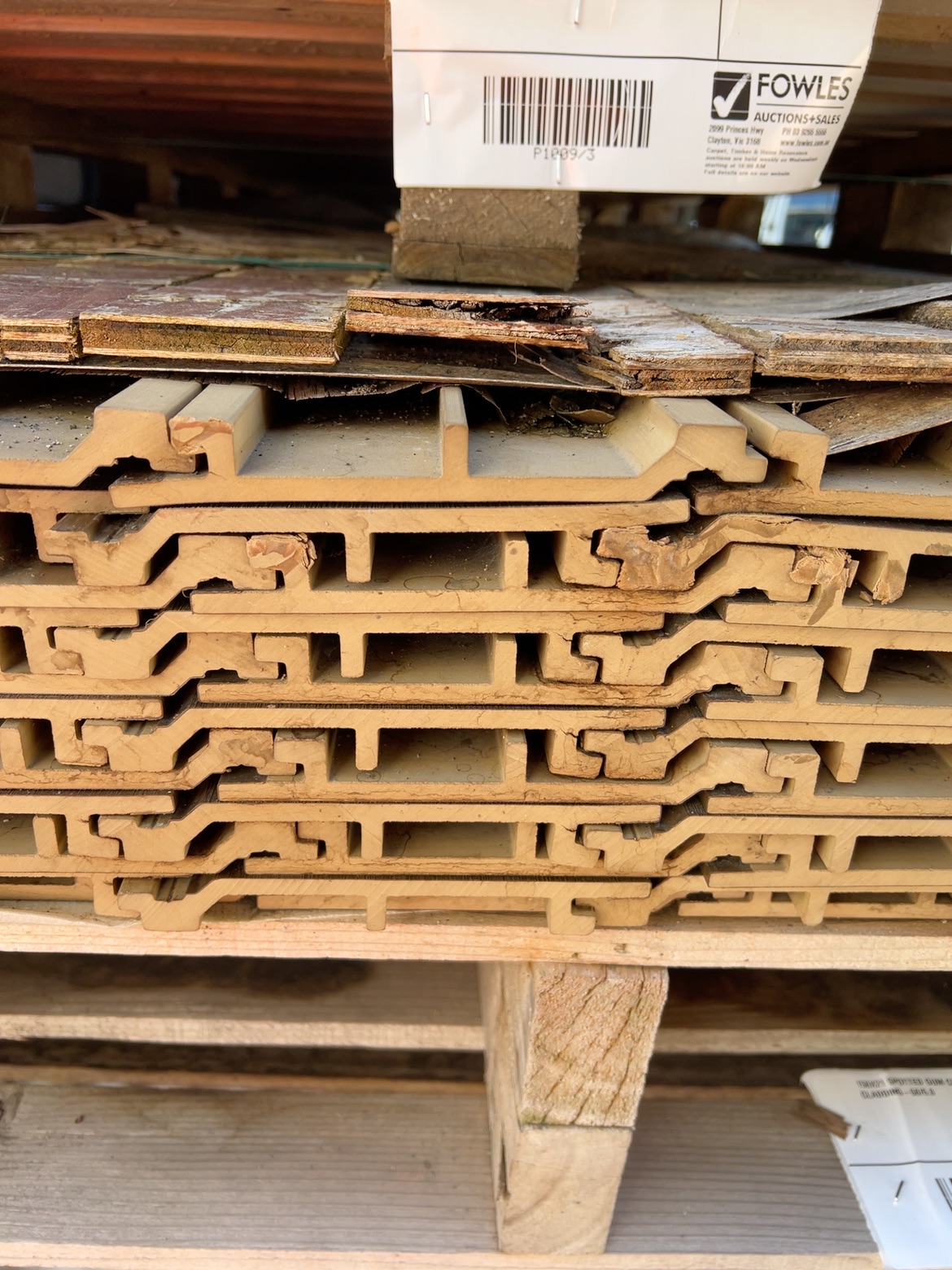150X21 SPOTTED GUM COLOUR COMPOSITE CLADDING-68/6.0 150X21 SPOTTED GUM COLOUR COMPOSITE CLADDING-68/6.0
