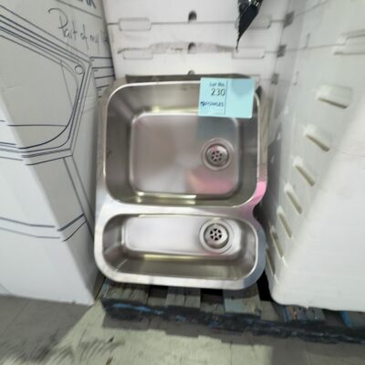 NEW FRANKE ARX160DSBL ARIANE UNDERMOUNT KITCHEN SINK, 1 & 1/4 BOWL WITH FRANKE WASTES, 655 X 2 & 993/048 X 1 NEW FRANKE ARX160DSBL ARIANE UNDERMOUNT KITCHEN SINK, 1 & 1/4 BOWL WITH FRANKE WASTES, 655 X 2 & 993/048 X 1