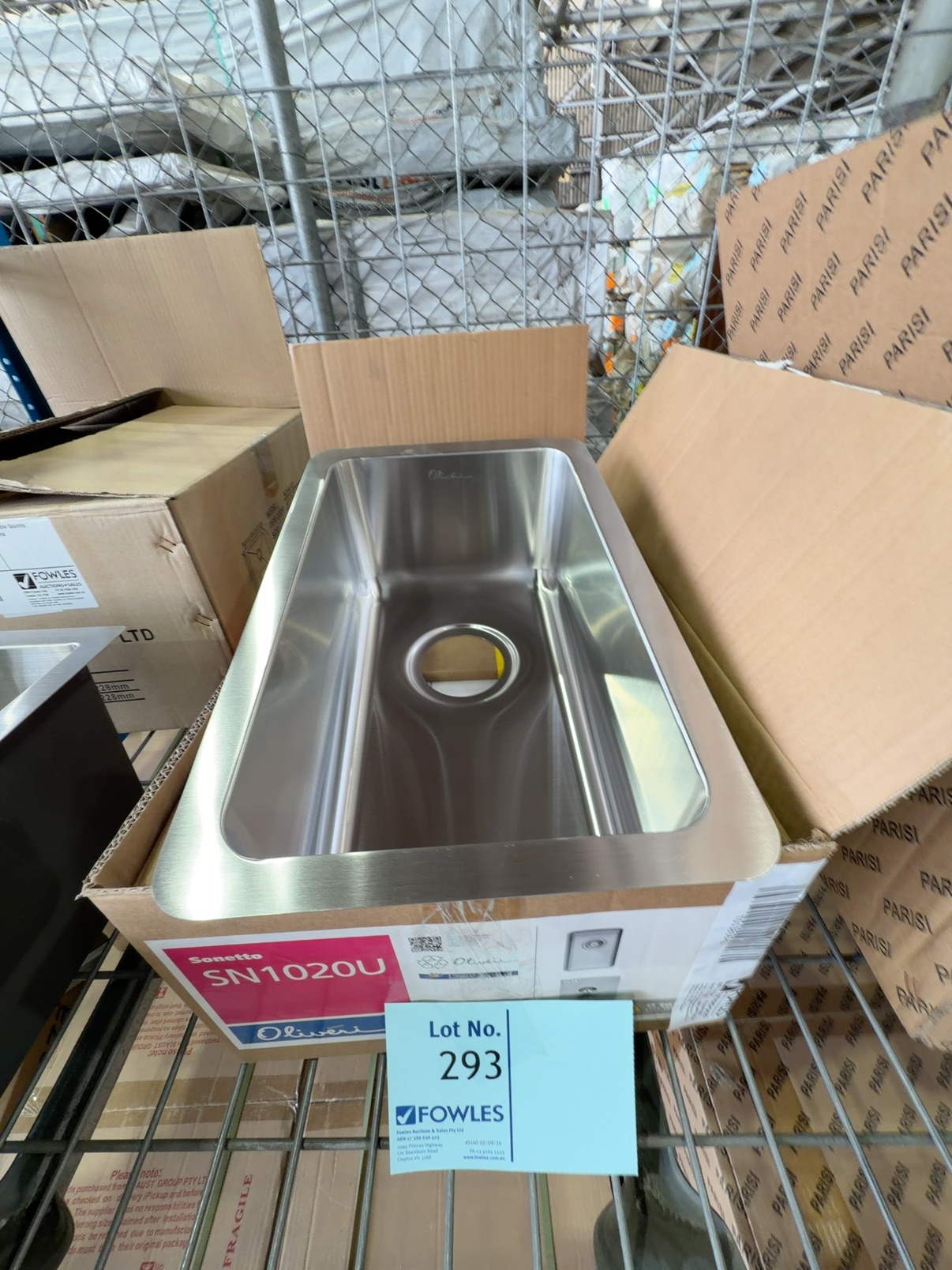 NEW OLIVERI SONETTO SKINNY UNDERMOUNT SINK SN102OU, 235MM X 405MM, RRP$650 NEW OLIVERI SONETTO SKINNY UNDERMOUNT SINK SN102OU, 235MM X 405MM, RRP$650