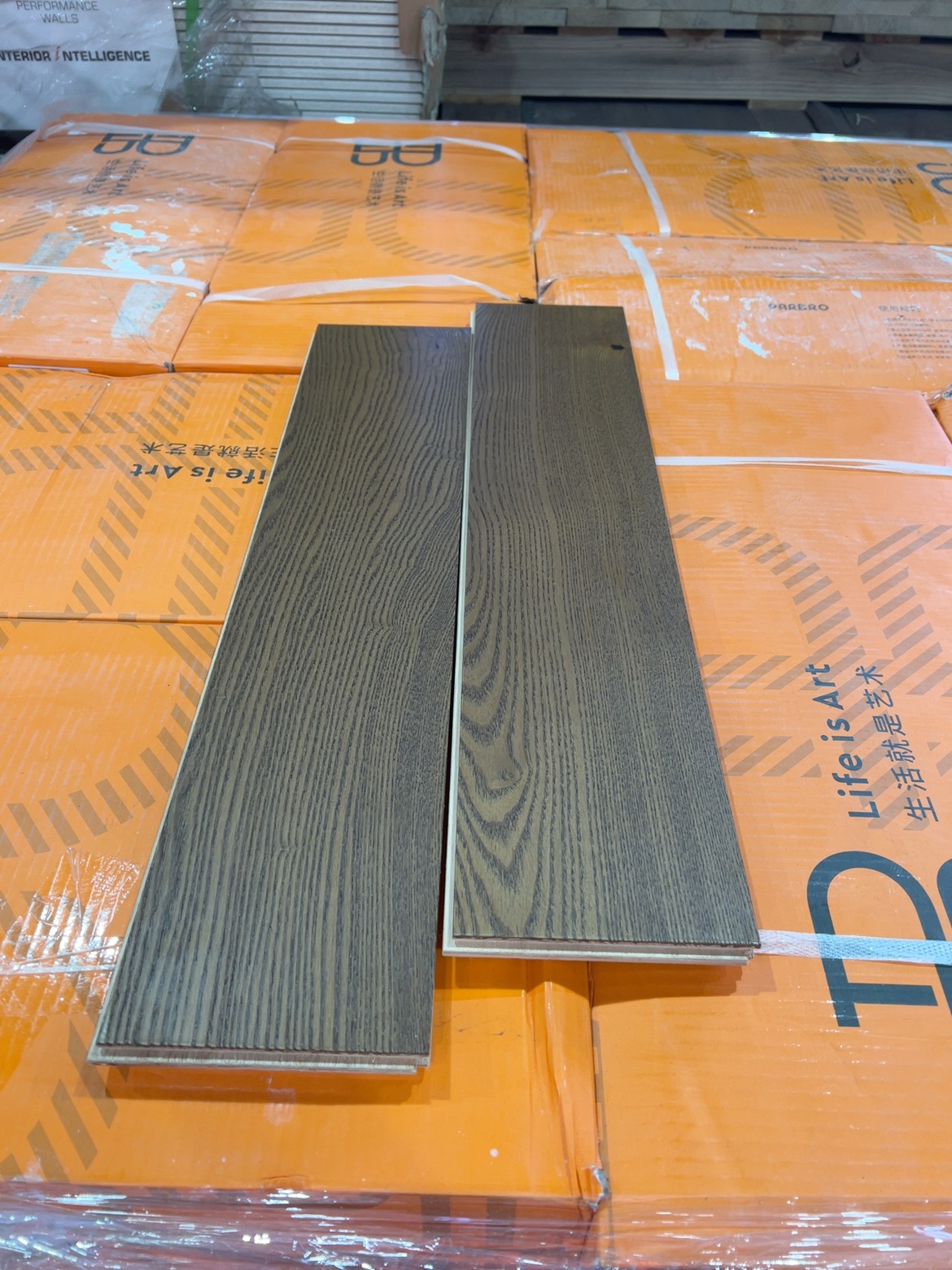 600X127X15/3MM WALNUT HERRINGBONE ENGINEERED FLOORING-(48 BOXES X 1.6764 M2) 600X127X15/3MM WALNUT HERRINGBONE ENGINEERED FLOORING-(48 BOXES X 1.6764 M2)