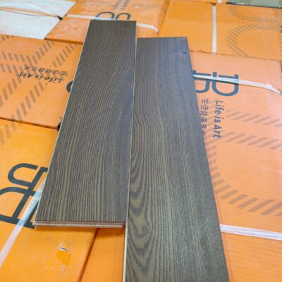 600X127X15/3MM WALNUT HERRINGBONE ENGINEERED FLOORING-(48 BOXES X 1.6764 M2) 600X127X15/3MM WALNUT HERRINGBONE ENGINEERED FLOORING-(48 BOXES X 1.6764 M2)