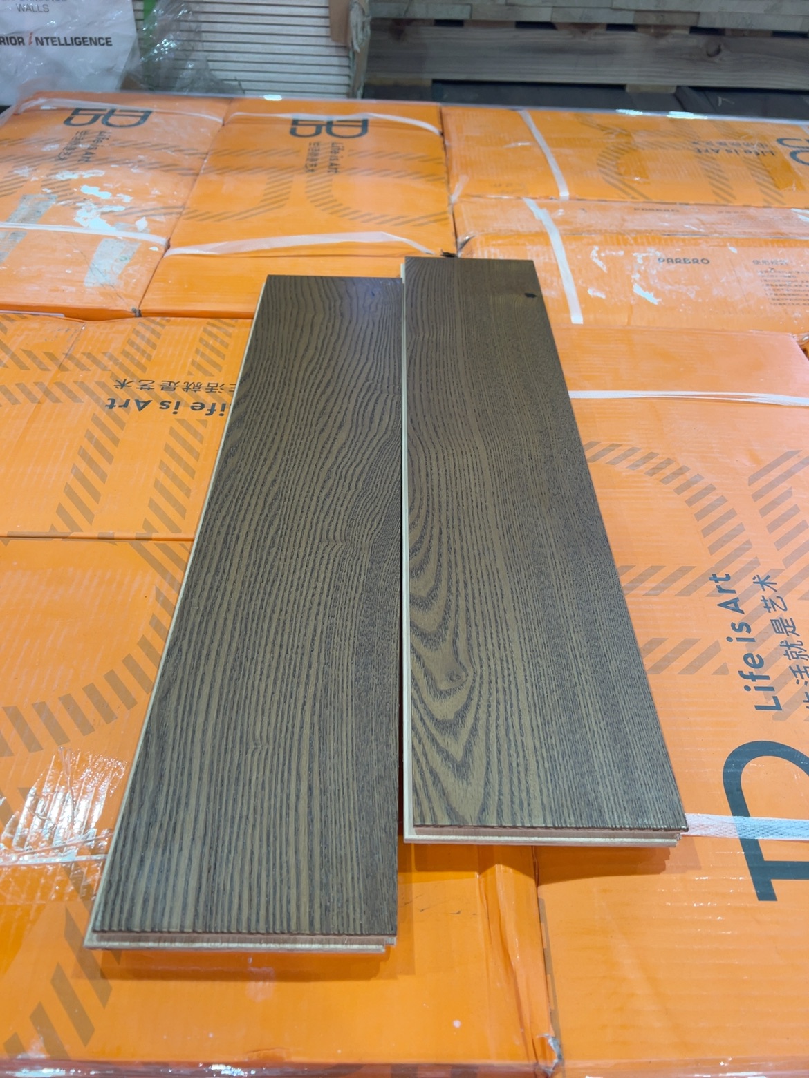 600X127X15/3MM WALNUT HERRINGBONE ENGINEERED FLOORING-(9 BOXES X 1.6764 M2) 600X127X15/3MM WALNUT HERRINGBONE ENGINEERED FLOORING-(9 BOXES X 1.6764 M2)