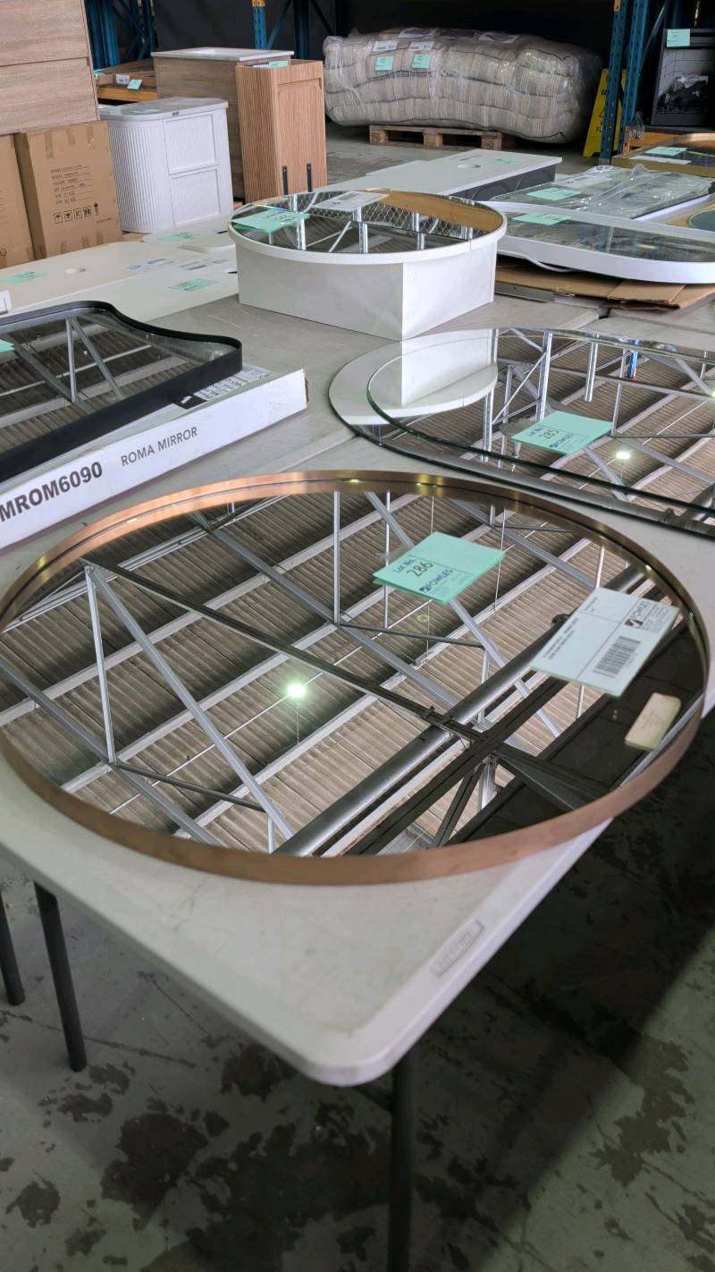EX SHOWROOM DISPLAY - BRUSHED COPPER 800MM ROUND MIRROR RRP$410 EX SHOWROOM DISPLAY - BRUSHED COPPER 800MM ROUND MIRROR RRP$410