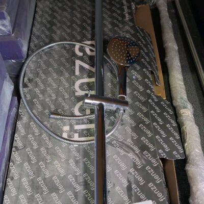 EX SHOWROOM DISPLAY - LUCIANA CARE INVERTED T RAIL SHOWER, LEFT HANDED RRP$449 EX SHOWROOM DISPLAY - LUCIANA CARE INVERTED T RAIL SHOWER, LEFT HANDED RRP$449
