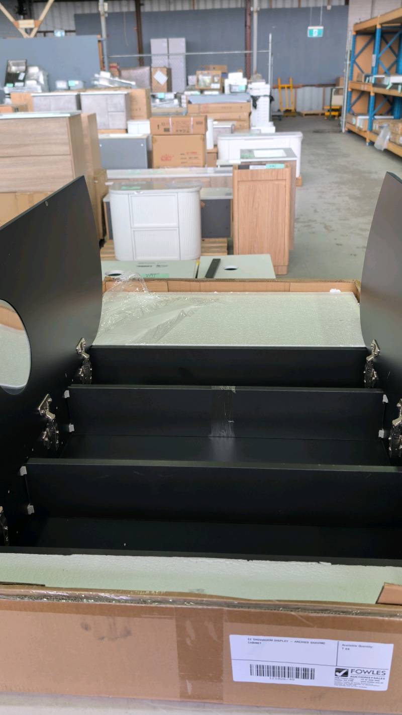 EX SHOWROOM DISPLAY - ARCHIED SHAVING CABINET EX SHOWROOM DISPLAY - ARCHIED SHAVING CABINET