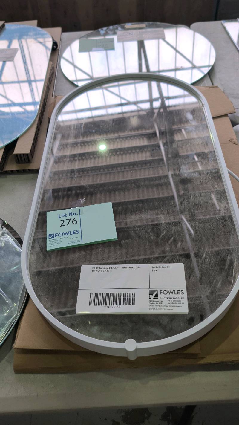 EX SHOWROOM DISPLAY - WHITE OVAL LED MIRROR BG REG18 EX SHOWROOM DISPLAY - WHITE OVAL LED MIRROR BG REG18