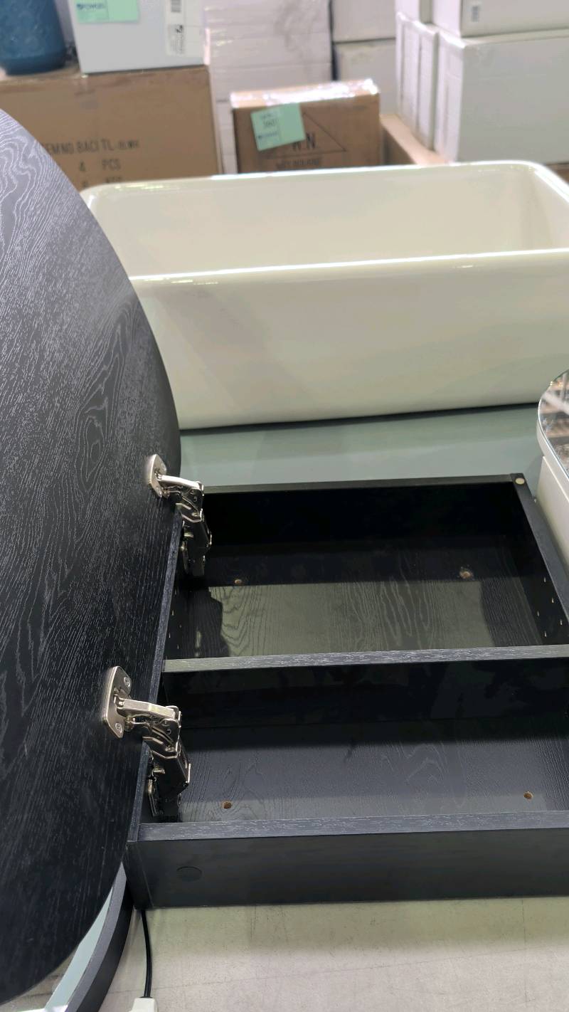 EX SHOWROOM DISPLAY - NOOSA BLACK OAK SHAVING CABINET 900 X 450MM EX SHOWROOM DISPLAY - NOOSA BLACK OAK SHAVING CABINET 900 X 450MM
