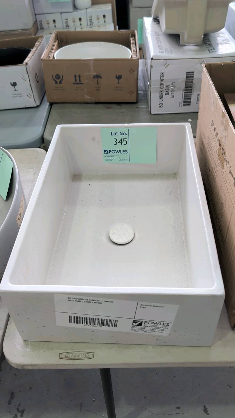EX SHOWROOM DISPLAY - GRAND RECTANGLE VANITY BASIN EX SHOWROOM DISPLAY - GRAND RECTANGLE VANITY BASIN