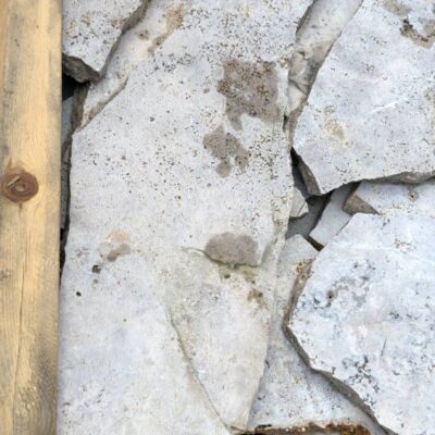 PALLET OF SILVER CRAZY STONE PAVERS, RANDOM SIZES, SOLD AS IS PALLET OF SILVER CRAZY STONE PAVERS, RANDOM SIZES, SOLD AS IS
