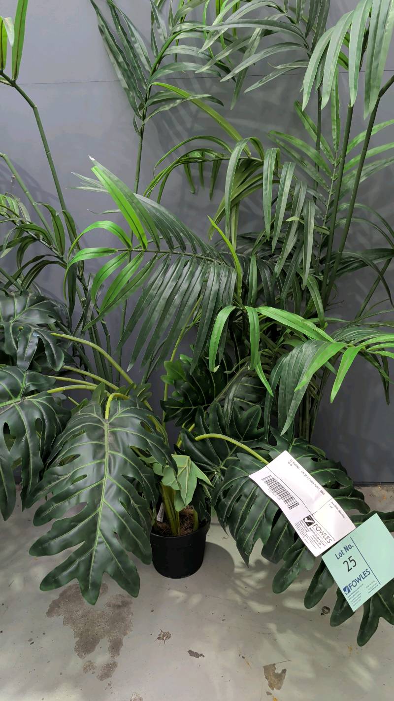 EX STAGING - FAUX PLANT, SOLD AS IS EX STAGING - FAUX PLANT, SOLD AS IS