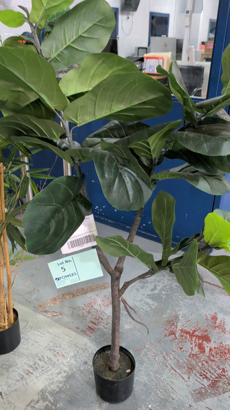 EX STAGING - FAUX PLANT, SOLD AS IS EX STAGING - FAUX PLANT, SOLD AS IS