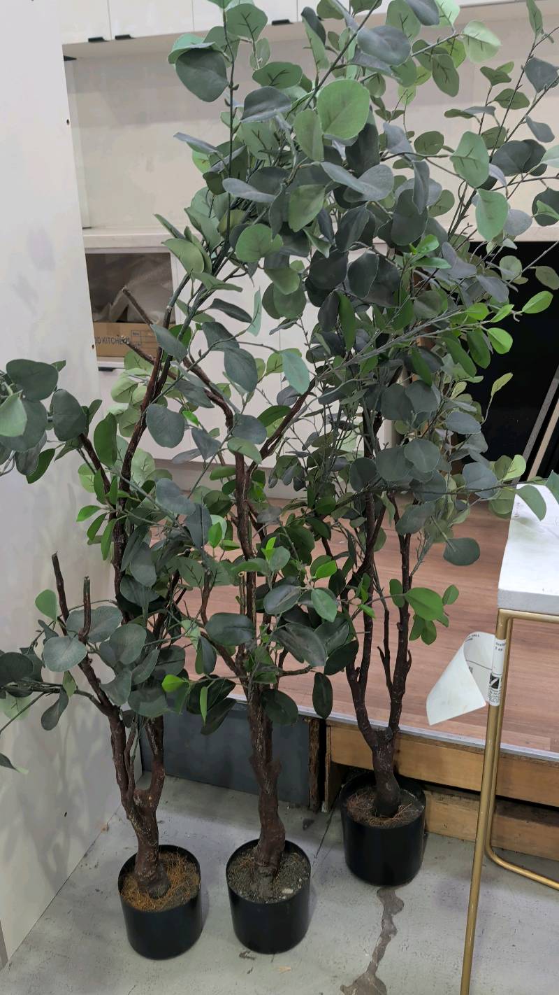 EX STAGING - LOT OF 3 X FAUX PLANT, SOLD AS IS EX STAGING - LOT OF 3 X FAUX PLANT, SOLD AS IS