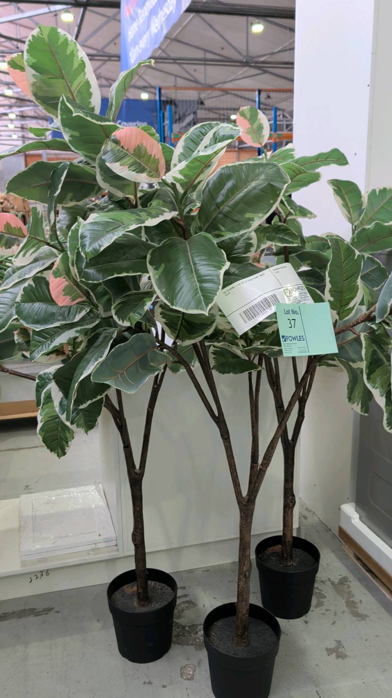 EX STAGING - LOT OF 3 X FAUX PLANT, SOLD AS IS EX STAGING - LOT OF 3 X FAUX PLANT, SOLD AS IS