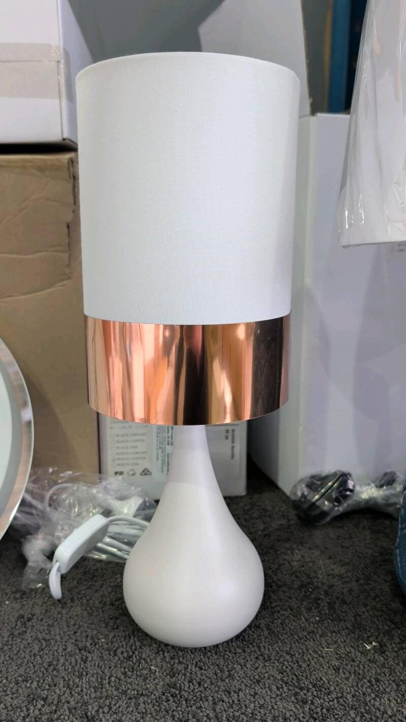 NEW AKIRA WHITE & CHROME TABLE LAMP RRP$59 NEW AKIRA WHITE & CHROME TABLE LAMP RRP$59