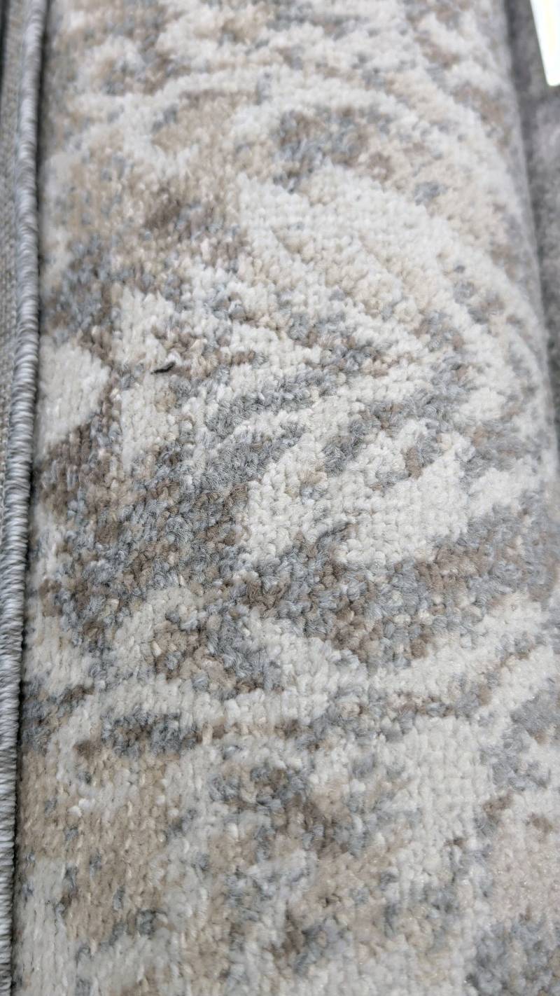 NEW RUG RUNNER 80CM WIDE X 3M LONG, QUADALIO MOTIF 970 LIGHT GREY, POLYPROPYLENE, MADE IN TURKEY NEW RUG RUNNER 80CM WIDE X 3M LONG, QUADALIO MOTIF 970 LIGHT GREY, POLYPROPYLENE, MADE IN TURKEY