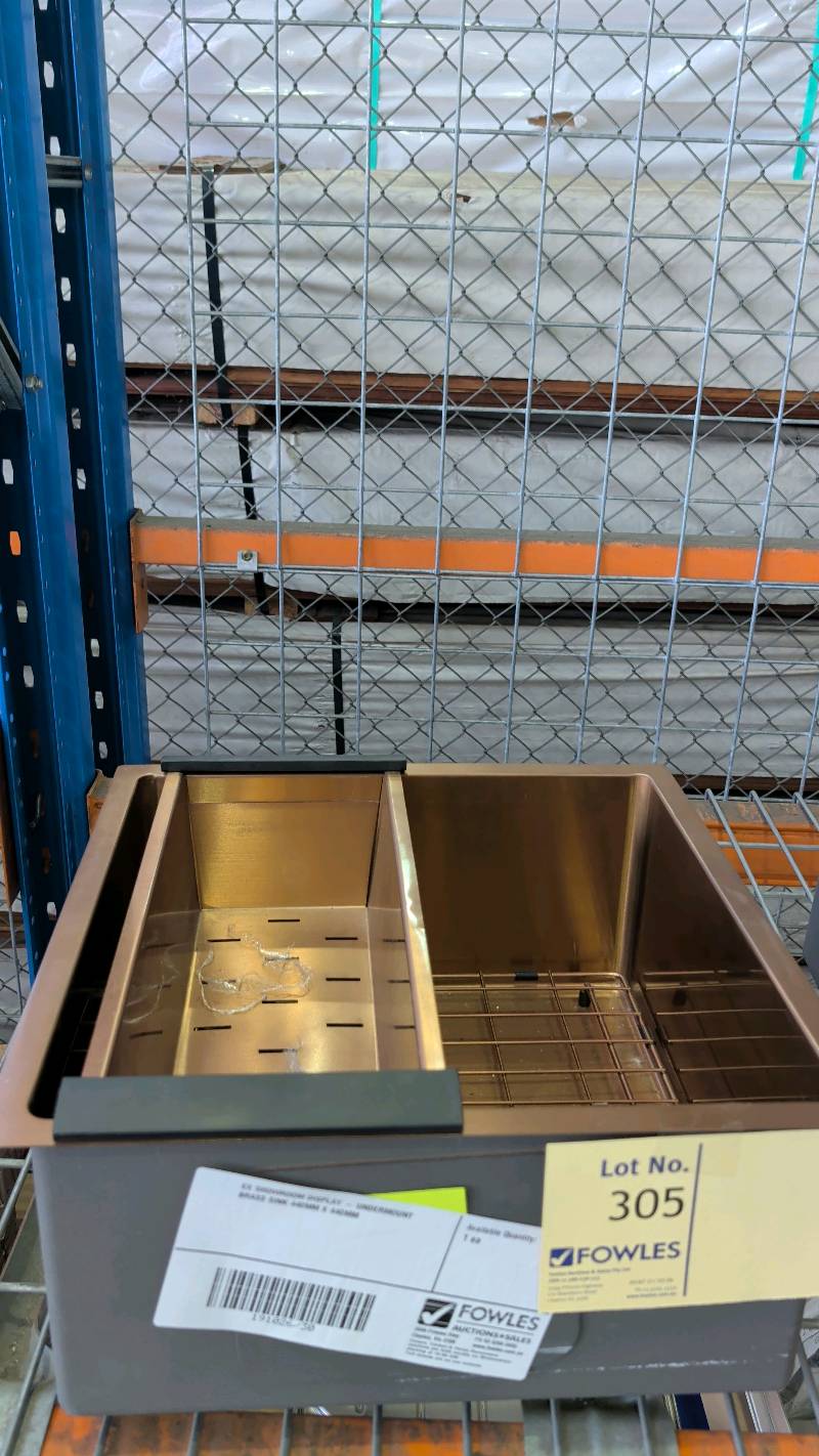 EX SHOWROOM DISPLAY - UNDERMOUNT BRASS SINK 440MM X 440MM EX SHOWROOM DISPLAY - UNDERMOUNT BRASS SINK 440MM X 440MM