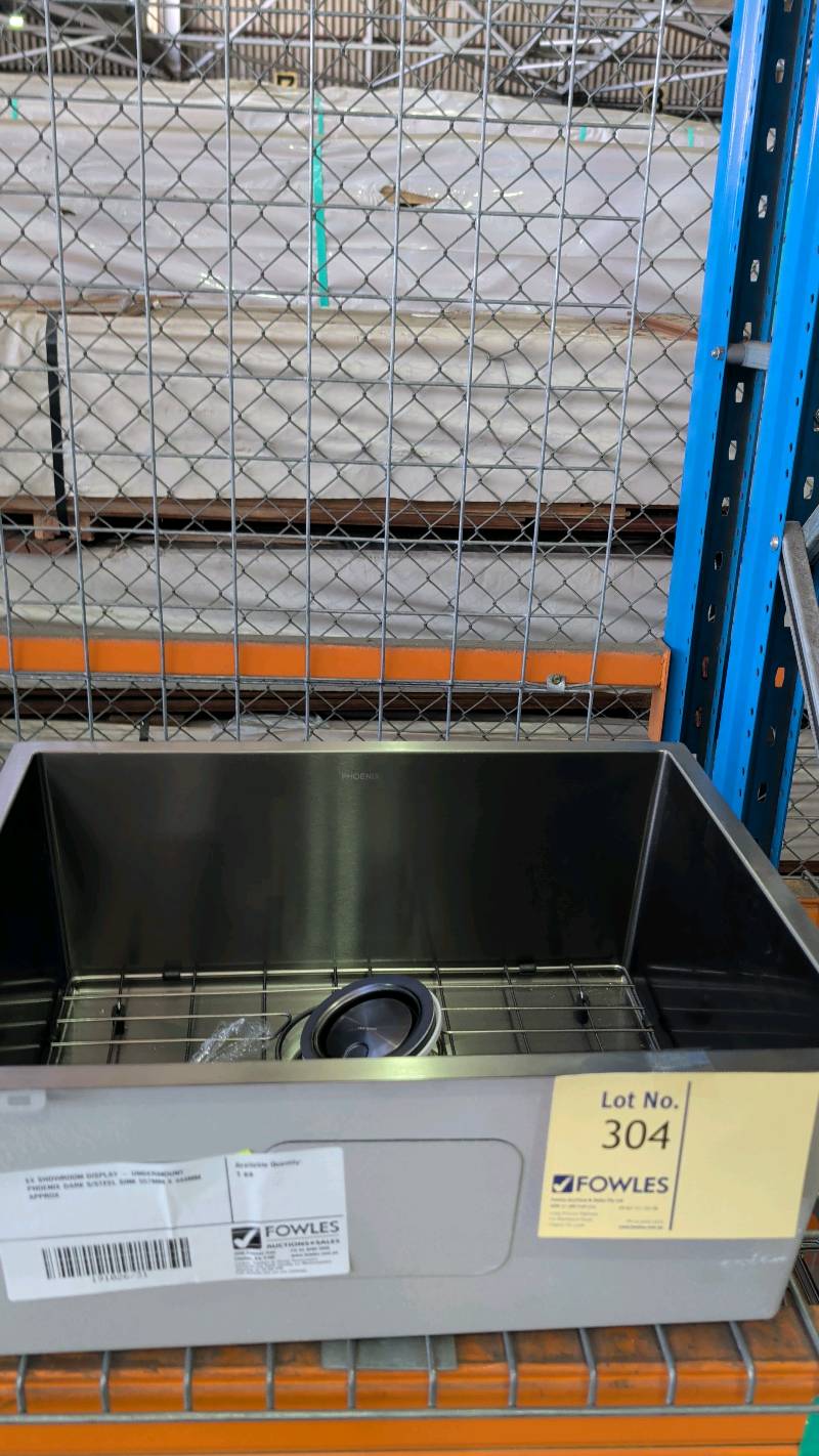 EX SHOWROOM DISPLAY - UNDERMOUNT PHOENIX DARK S/STEEL SINK 557MM X 444MM APPROX EX SHOWROOM DISPLAY - UNDERMOUNT PHOENIX DARK S/STEEL SINK 557MM X 444MM APPROX