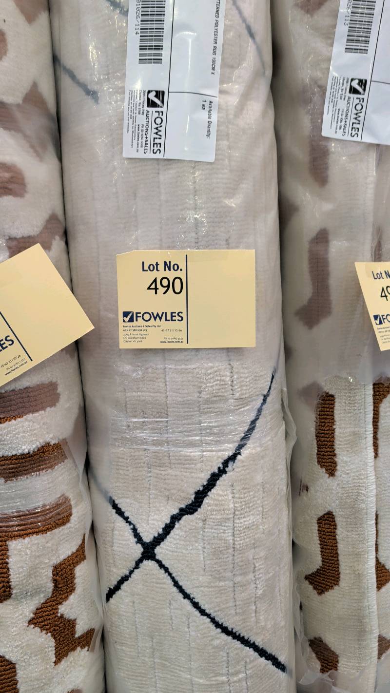 NEW PATTERNED POLYESTER RUG 190CM X 280CM NEW PATTERNED POLYESTER RUG 190CM X 280CM