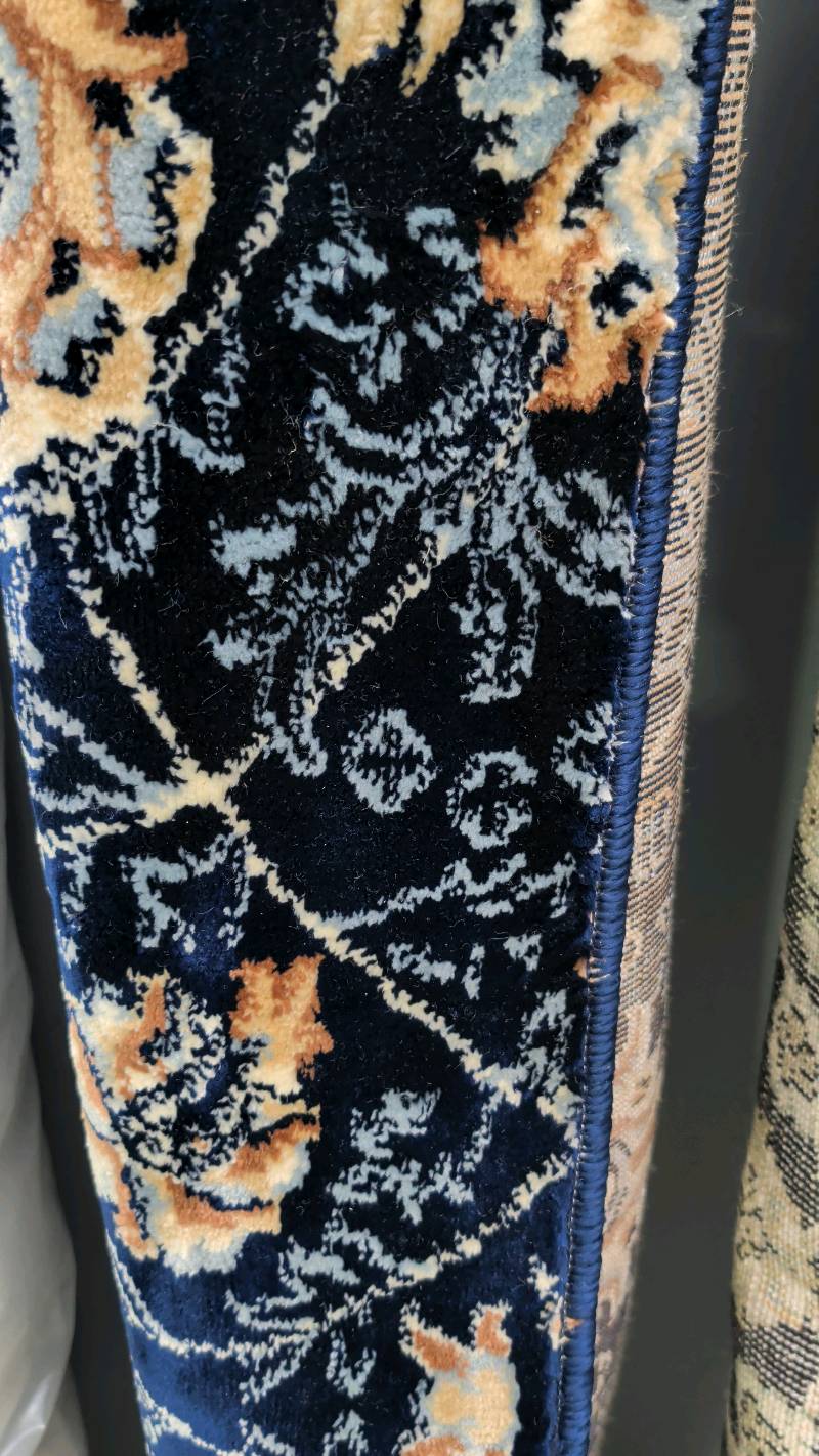 EX DISPLAY RUG 160CM X 230CM EX DISPLAY RUG 160CM X 230CM