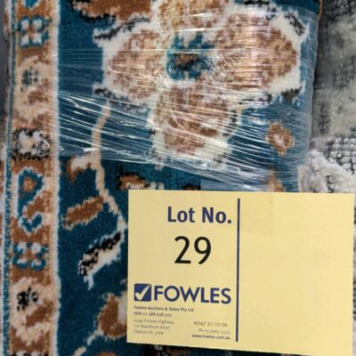 EX DISPLAY RUG 160CM X 230CM EX DISPLAY RUG 160CM X 230CM