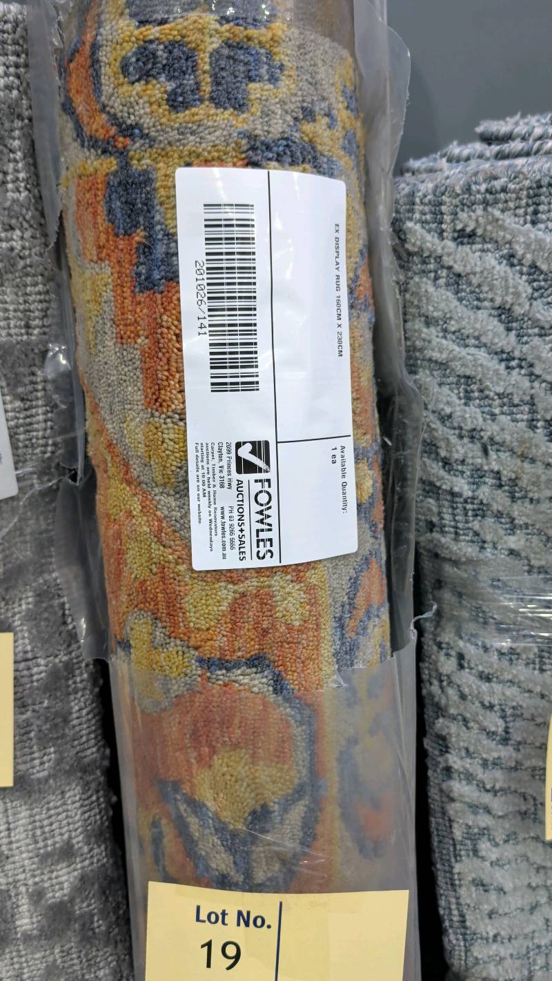 EX DISPLAY RUG 160CM X 230CM EX DISPLAY RUG 160CM X 230CM