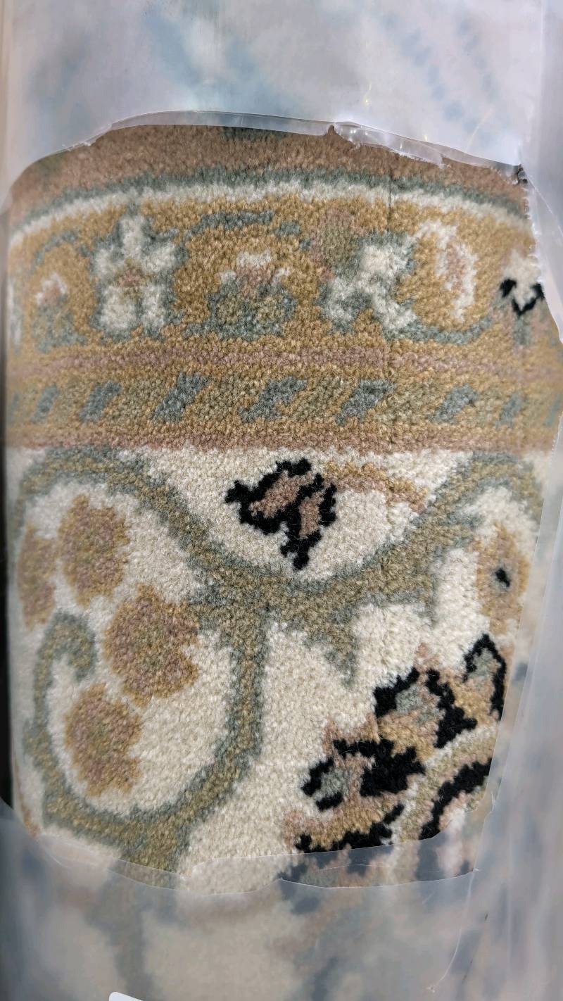 BRAND NEW RUG - NZ WOOL 190CM X 280CM BRAND NEW RUG - NZ WOOL 190CM X 280CM