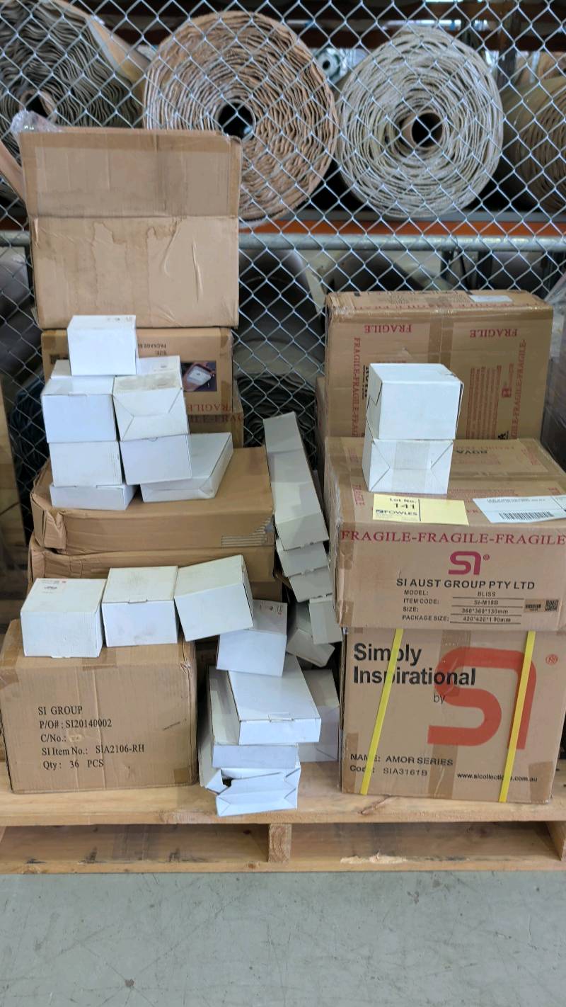 PALLET OF ASSORTED BATHROOM ACCESSORIES AND VANITY BOWLS, SOLD AS IS PALLET OF ASSORTED BATHROOM ACCESSORIES AND VANITY BOWLS, SOLD AS IS