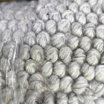 NEW SILVER PEBBLE WOOL RUG 160CM X 230CM RRP$499 NEW SILVER PEBBLE WOOL RUG 160CM X 230CM RRP$499