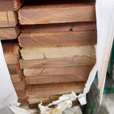 135X19 FEATURE GRADE SPOTTED GUM DECKING- (PACK CONSISTS OF RANDOM SHORT LENGTHS)