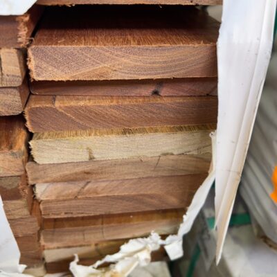 135X19 FEATURE GRADE SPOTTED GUM DECKING- (PACK CONSISTS OF RANDOM SHORT LENGTHS) 135X19 FEATURE GRADE SPOTTED GUM DECKING- (PACK CONSISTS OF RANDOM SHORT LENGTHS)