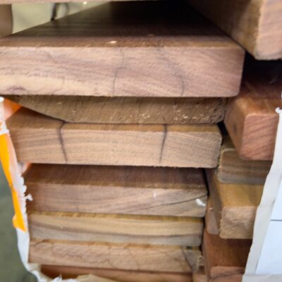140X25 FEATURE GRADE SPOTTED GUM DECKING- (PACK CONSISTS OF RANDOM SHORT LENGTHS) 140X25 FEATURE GRADE SPOTTED GUM DECKING- (PACK CONSISTS OF RANDOM SHORT LENGTHS)
