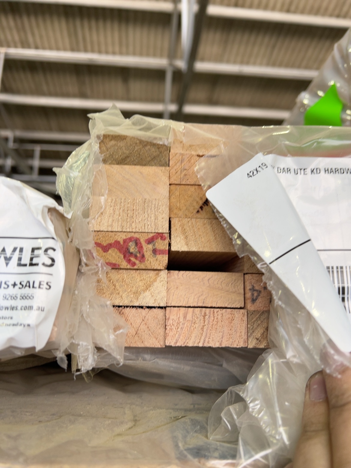 42X19 AUS OAK DAR UTE KD HARDWOOD 42X19 AUS OAK DAR UTE KD HARDWOOD