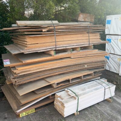LARGE PACK OF ASST'D SHEETING PRODUCTS AND PRIMED MDF LARGE PACK OF ASST'D SHEETING PRODUCTS AND PRIMED MDF