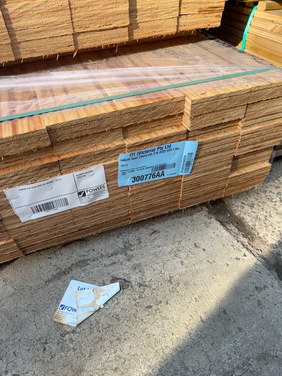 140X35 E16 (F22) H2S LVL BEAMS-72/1.8 140X35 E16 (F22) H2S LVL BEAMS-72/1.8