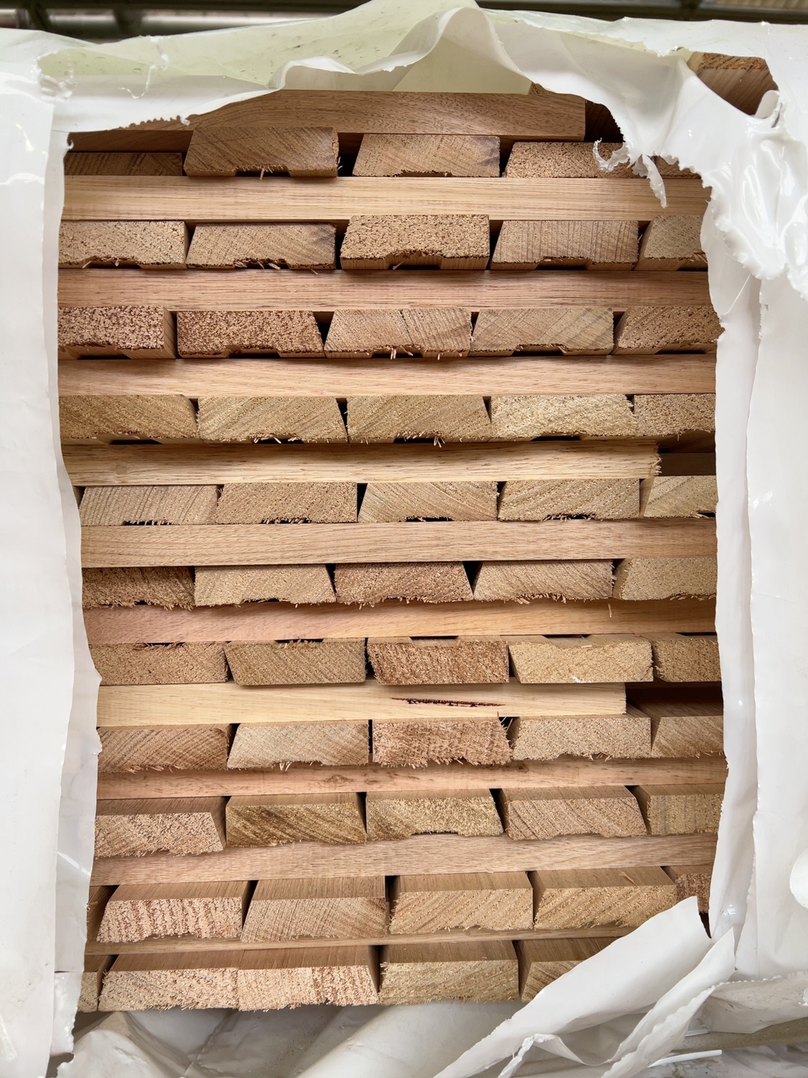 MIXED FARMERS PACK OF TAS OAK KD HARDWOOD SHORTS MIXED FARMERS PACK OF TAS OAK KD HARDWOOD SHORTS