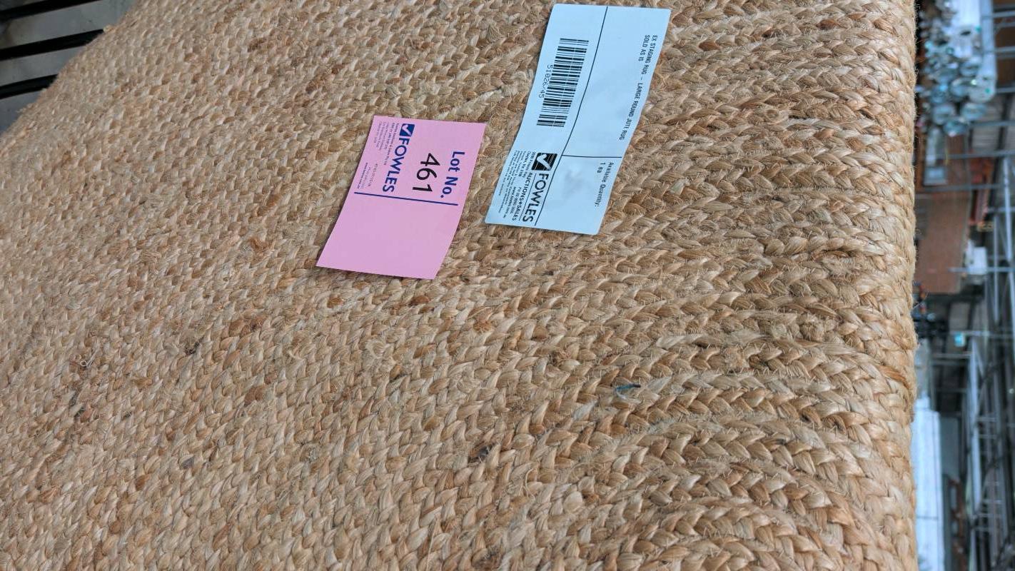 EX STAGING RUG - LARGE ROUND JUTE RUG SOLD AS IS EX STAGING RUG - LARGE ROUND JUTE RUG SOLD AS IS