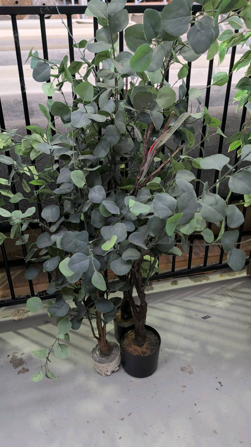 EX STAGING - LOT OF 4 FAUX PLANTS SOLD AS IS EX STAGING - LOT OF 4 FAUX PLANTS SOLD AS IS