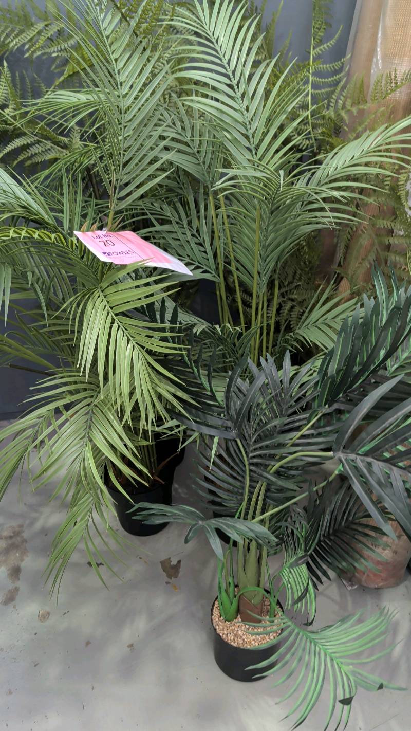 EX STAGING - LOT OF 5 FAUX PLANTS SOLD AS IS EX STAGING - LOT OF 5 FAUX PLANTS SOLD AS IS