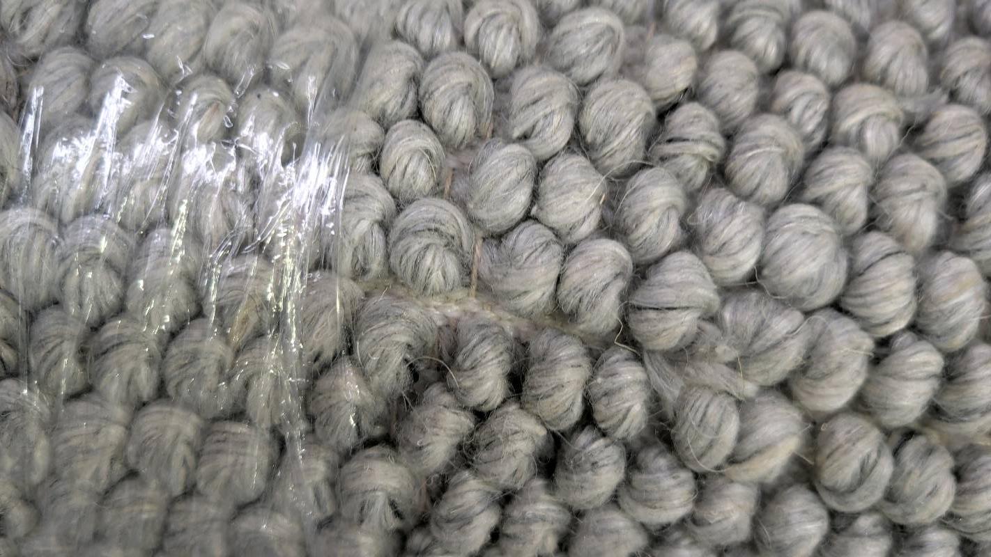 NEW PEBBLE WOOL RUG SILVER 160 X 230CM RRP$499 NEW PEBBLE WOOL RUG SILVER 160 X 230CM RRP$499