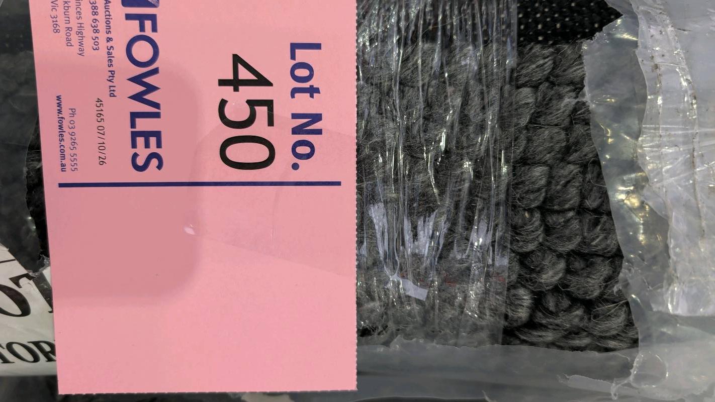 NEW PEBBLE WOOL RUG CHARCOAL 160 X 230CM RRP$499 NEW PEBBLE WOOL RUG CHARCOAL 160 X 230CM RRP$499