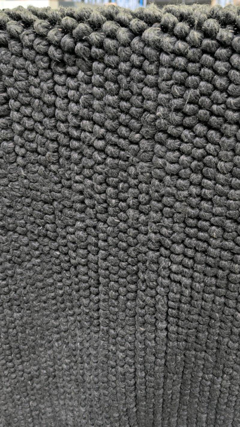 NEW PEBBLE WOOL RUG CHARCOAL 230 X 330CM RRP$999 NEW PEBBLE WOOL RUG CHARCOAL 230 X 330CM RRP$999