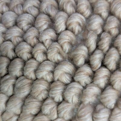 NEW PEBBLE WOOL RUG BEIGE 230 X 330CM RRP$999 NEW PEBBLE WOOL RUG BEIGE 230 X 330CM RRP$999