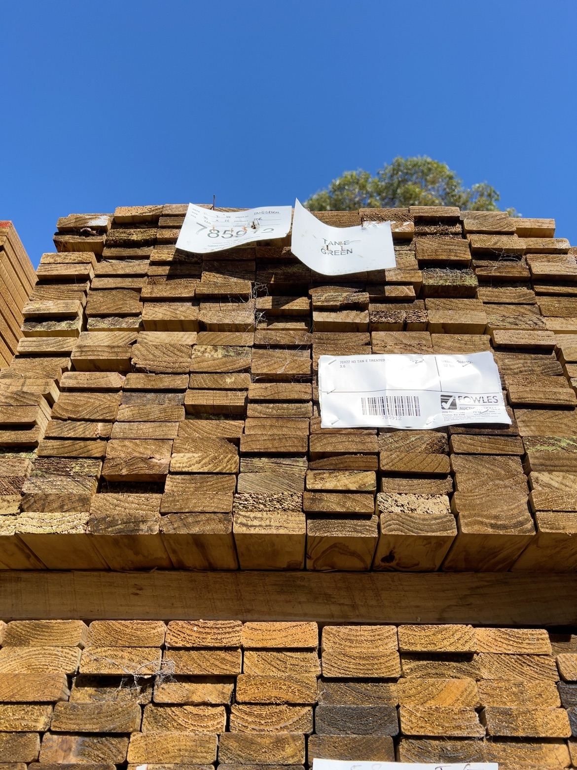 70X22 H3 TAN E TREATED PINE DECKING-220/3.6 70X22 H3 TAN E TREATED PINE DECKING-220/3.6