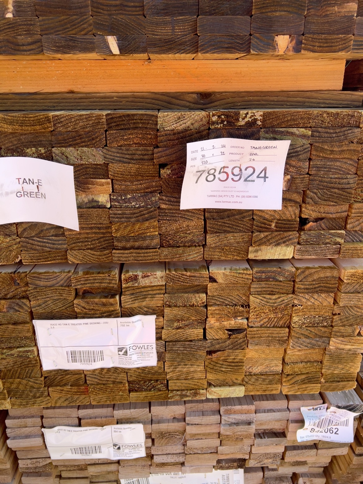 70X22 H3 TAN E TREATED PINE DECKING-220/3.6 70X22 H3 TAN E TREATED PINE DECKING-220/3.6