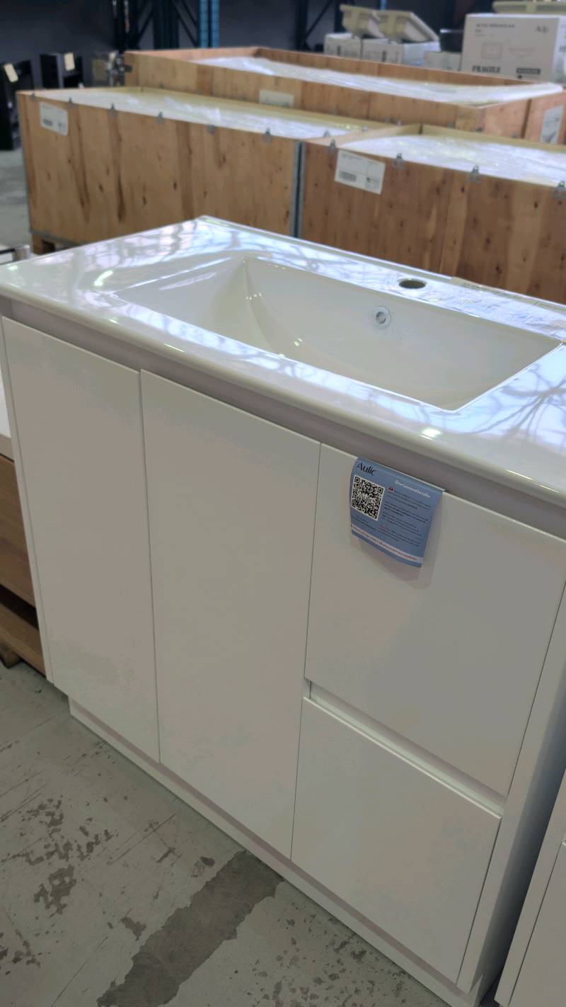 ALICE 900MM WHITE FLOOR VANITY, WITH SINGLE BOWL CRYSTAL CERAMIC TOP CA03-900-CT28 ALICE 900MM WHITE FLOOR VANITY, WITH SINGLE BOWL CRYSTAL CERAMIC TOP CA03-900-CT28