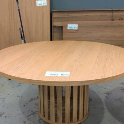NEW LIZ NATURAL AMERICAN OAK 1600MM ROUND DINING TABLE, WITH SLAT PEDESTAL, SOLD AS IS NEW LIZ NATURAL AMERICAN OAK 1600MM ROUND DINING TABLE, WITH SLAT PEDESTAL, SOLD AS IS