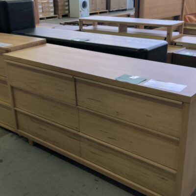 EX DISPLAY MORNINGTON TASMANIAN OAK DRESSER, 6 DRAWERS SOLD AS IS EX DISPLAY MORNINGTON TASMANIAN OAK DRESSER, 6 DRAWERS SOLD AS IS