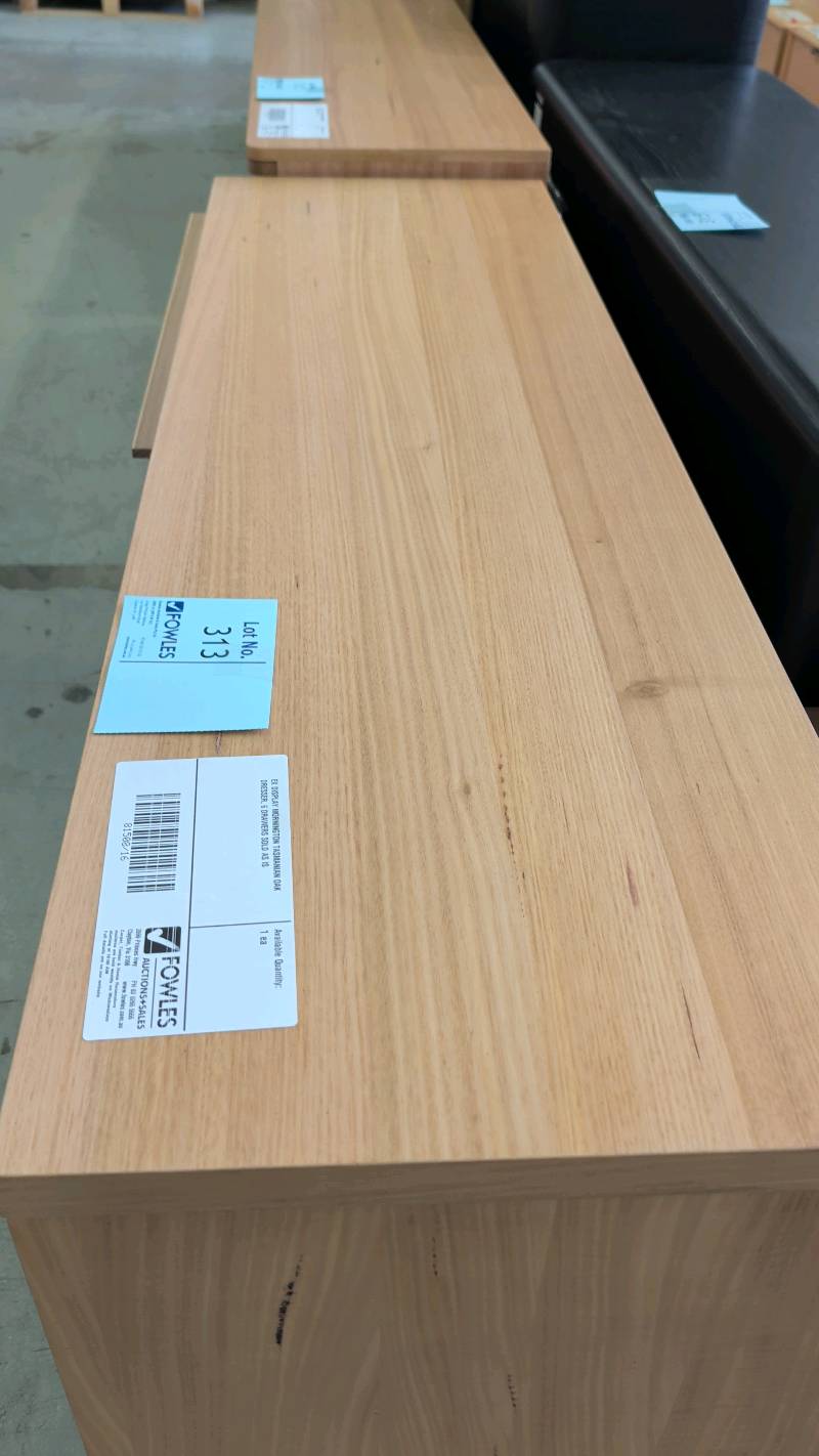 EX DISPLAY MORNINGTON TASMANIAN OAK DRESSER, 6 DRAWERS SOLD AS IS EX DISPLAY MORNINGTON TASMANIAN OAK DRESSER, 6 DRAWERS SOLD AS IS
