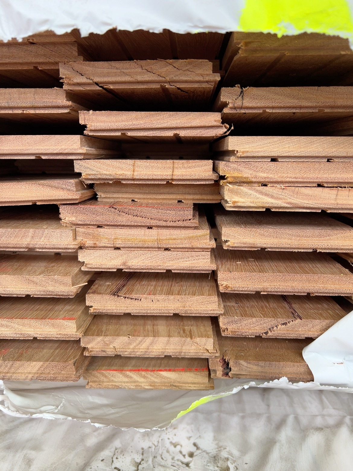 85X14 BLACKBUTT COVER GRADE OVERLAY FLOORING 85X14 BLACKBUTT COVER GRADE OVERLAY FLOORING