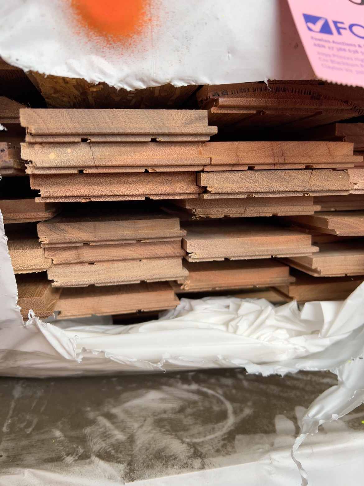 85X14 SPOTTED GUM COVER GRADE OVERLAY FLOORING 85X14 SPOTTED GUM COVER GRADE OVERLAY FLOORING